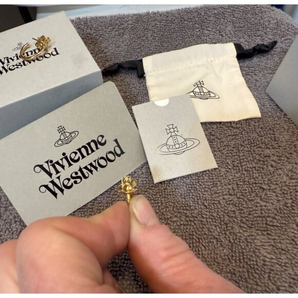 Genuine Vivienne Westwood Orb Hoops - Gold Tone - Picture 4 of 7